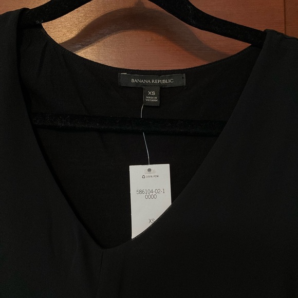 New Banana Republic Black Silky Top Size XS - Picture 3 of 3